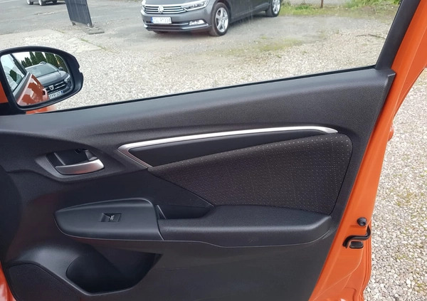 Honda Jazz cena 55900 przebieg: 92000, rok produkcji 2016 z Goleniów małe 704